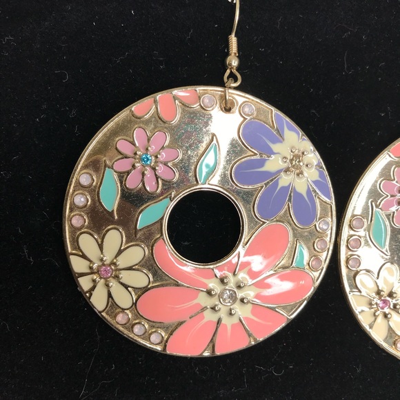 Large earrings - Picture 4 of 6